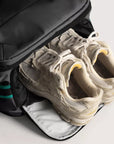 Ventilated_shoe_compartment_keeps_shoes_separate-in-black_143ee443-de68-4d8b-896a-4d495827644c