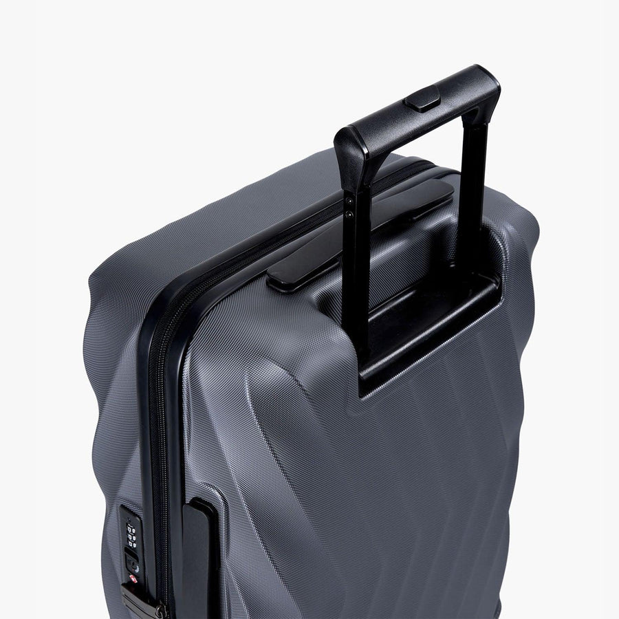 Globetrotter 20" Hardside Rolling Carry-on Stylish Suitcase - BAGSMART