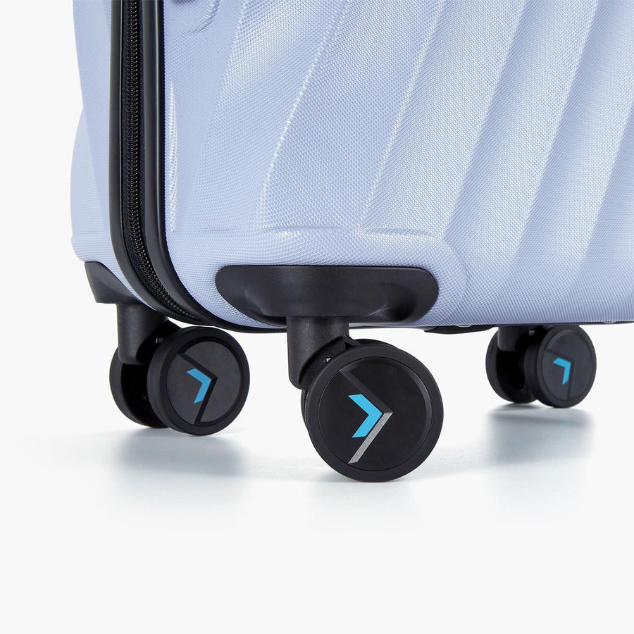 Globetrotter 20" Hardside Rolling Carry-on Stylish Suitcase - BAGSMART