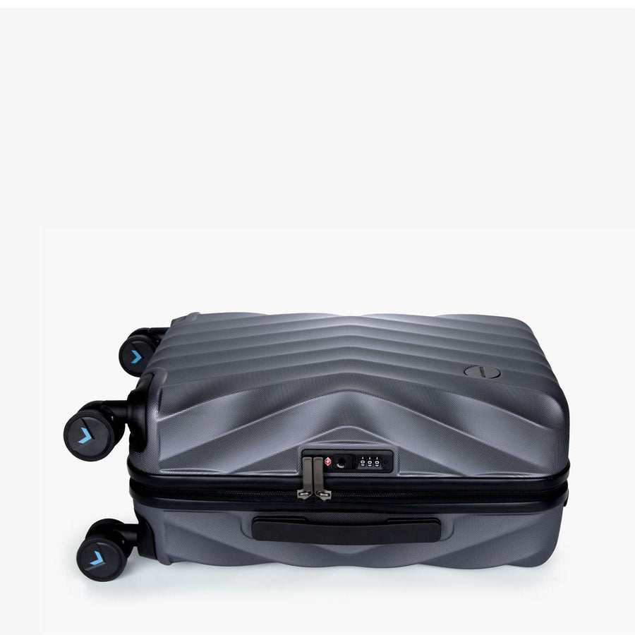 Globetrotter 20" Hardside Rolling Carry-on Stylish Suitcase - BAGSMART