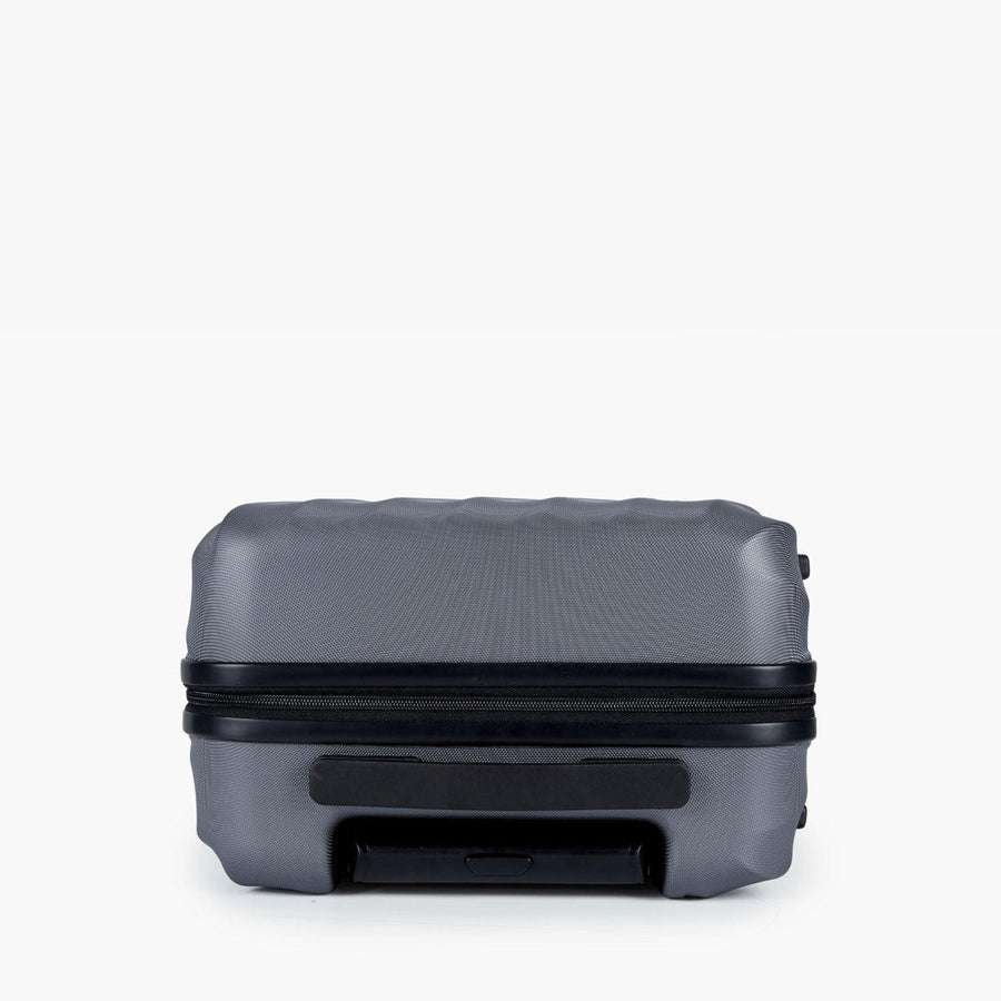 Globetrotter 20" Hardside Rolling Carry-on Stylish Suitcase - BAGSMART