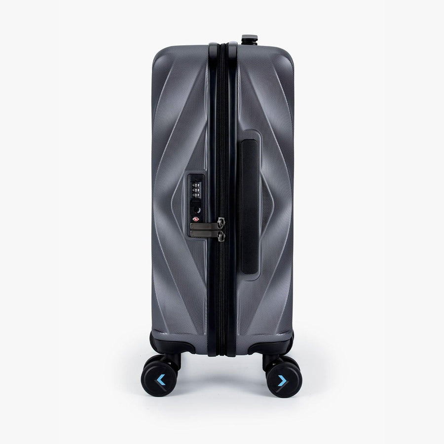 Globetrotter 20" Hardside Rolling Carry-on Stylish Suitcase - BAGSMART