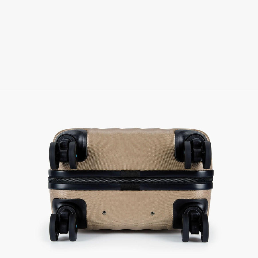 Globetrotter 20" Hardside Rolling Carry-on Stylish Suitcase - BAGSMART