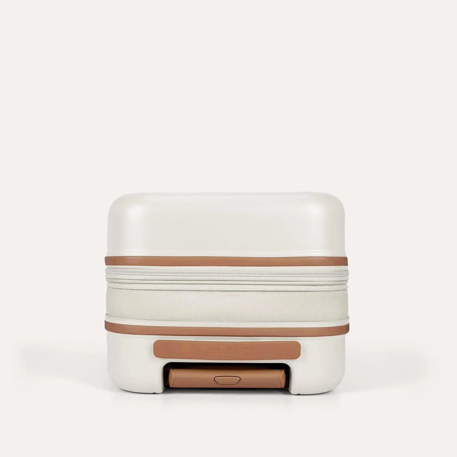 Odyssey 20 Inch Airline Approved Hardside Spinner Suitcase - BAGSMART