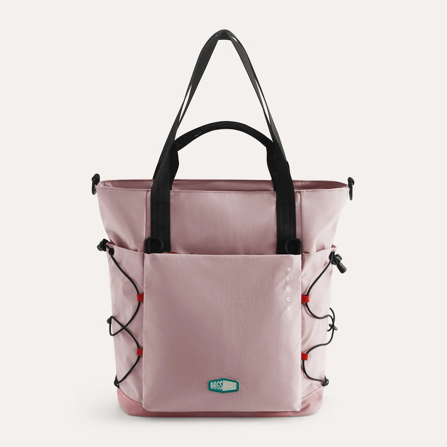 Focus_Tote_23L_sport_tote_bag_in_Lotus_fc8c6a61-69fa-4fed-b7a8-f296e4438125