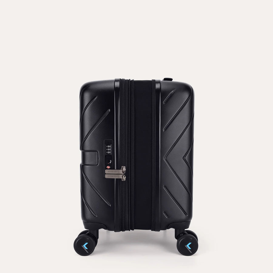 Daren 16-20 Inch Lightweight Hardside Carry-On Suitcase